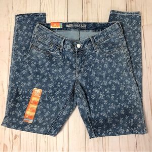 New Old Navy Rock Star Super Skinny Jeans size 8!